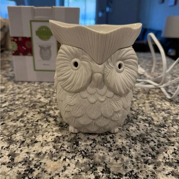 Scentsy Whoot Owl Warmer (full size) - Picture 2 of 10